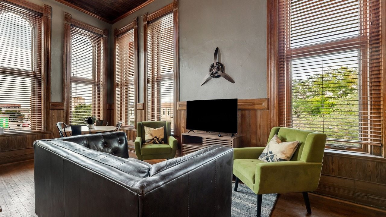 Photo of Livingroom in Downtown