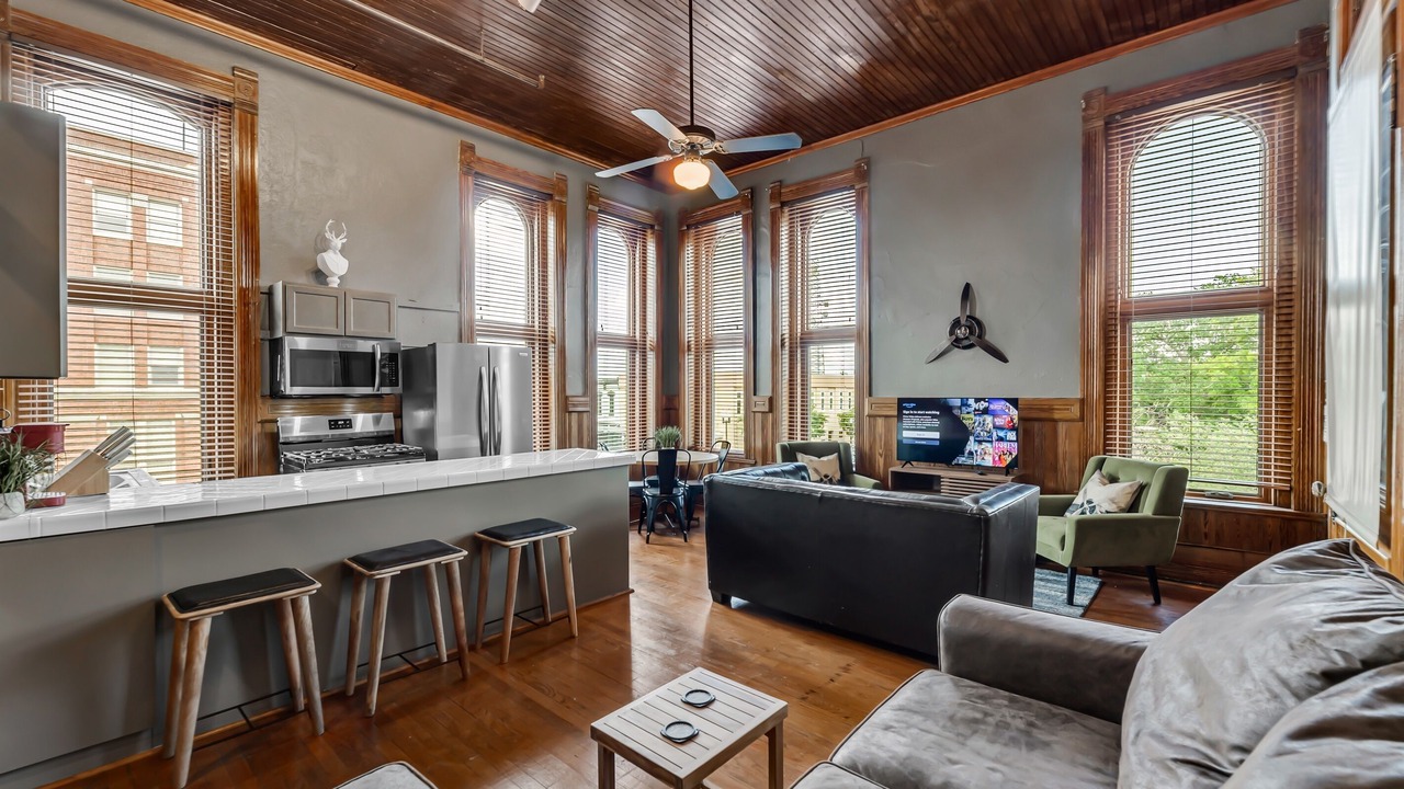 Photo of Livingroom in Downtown