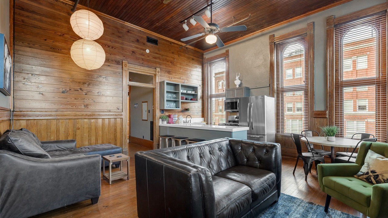 Photo of Livingroom in Downtown