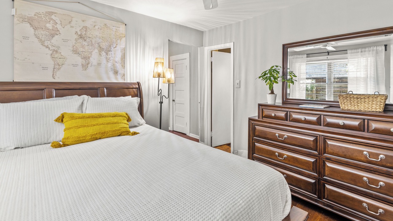 Photo of Bedroom in Central Gardens