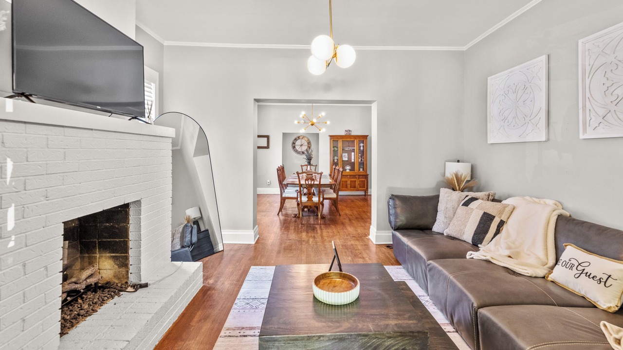 Photo of Livingroom in Central Gardens