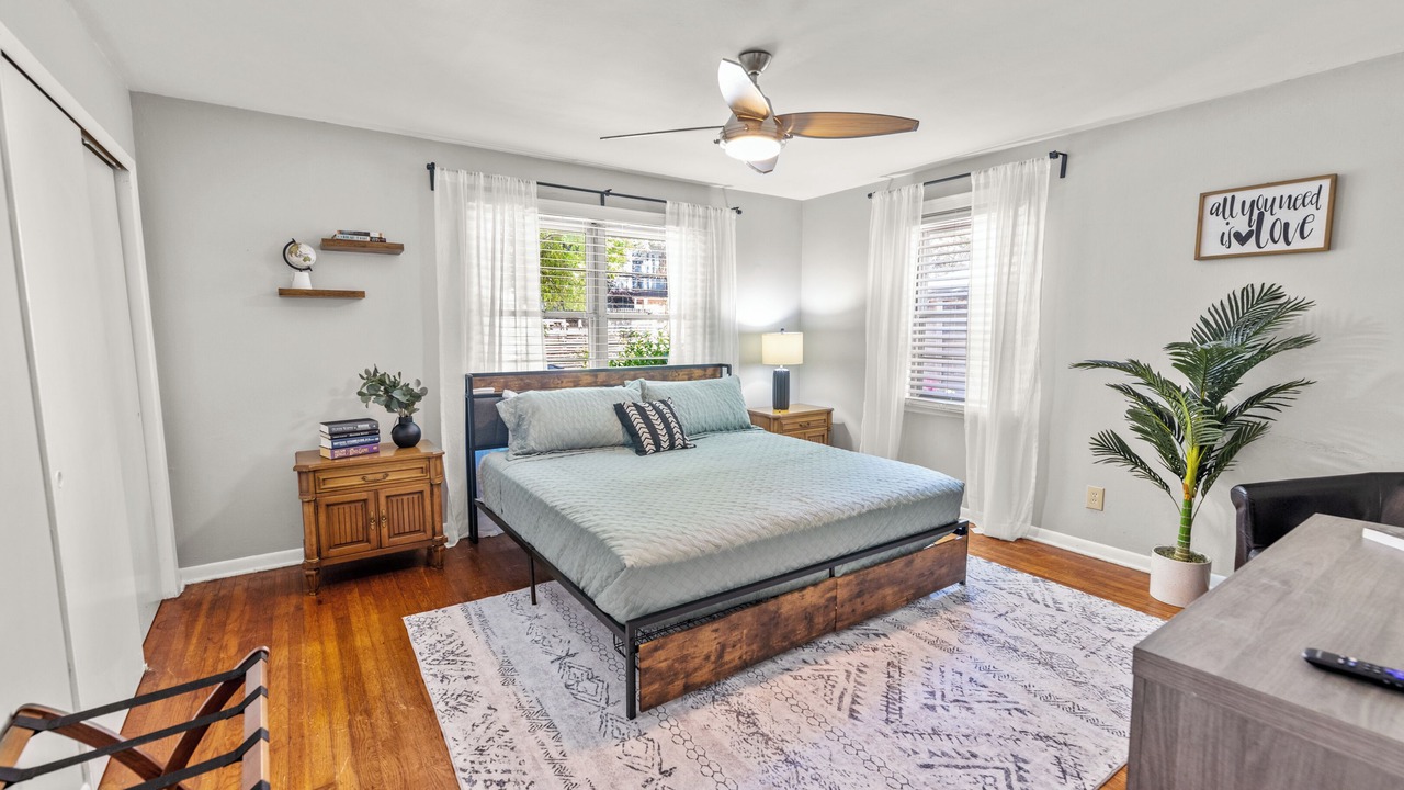 Photo of Bedroom in Central Gardens