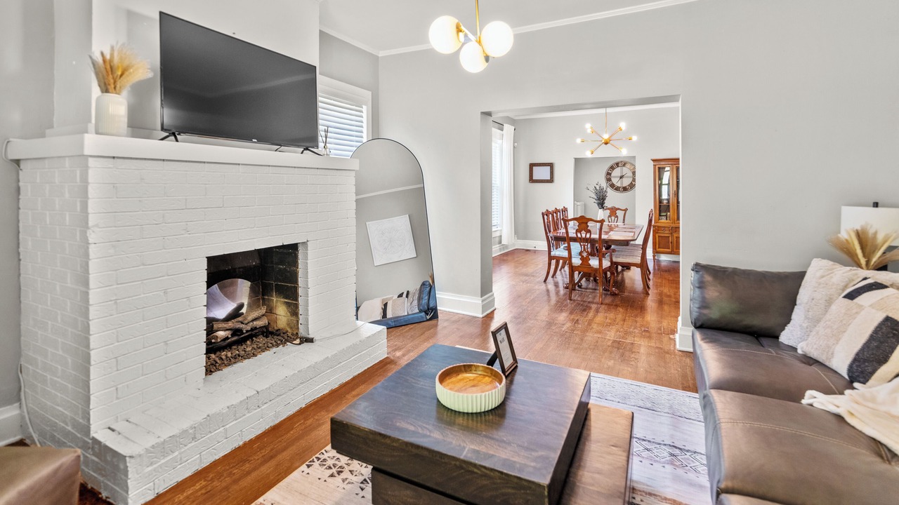 Photo of Livingroom in Central Gardens