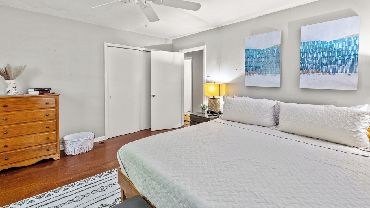 Photo of Bedroom in Central Gardens
