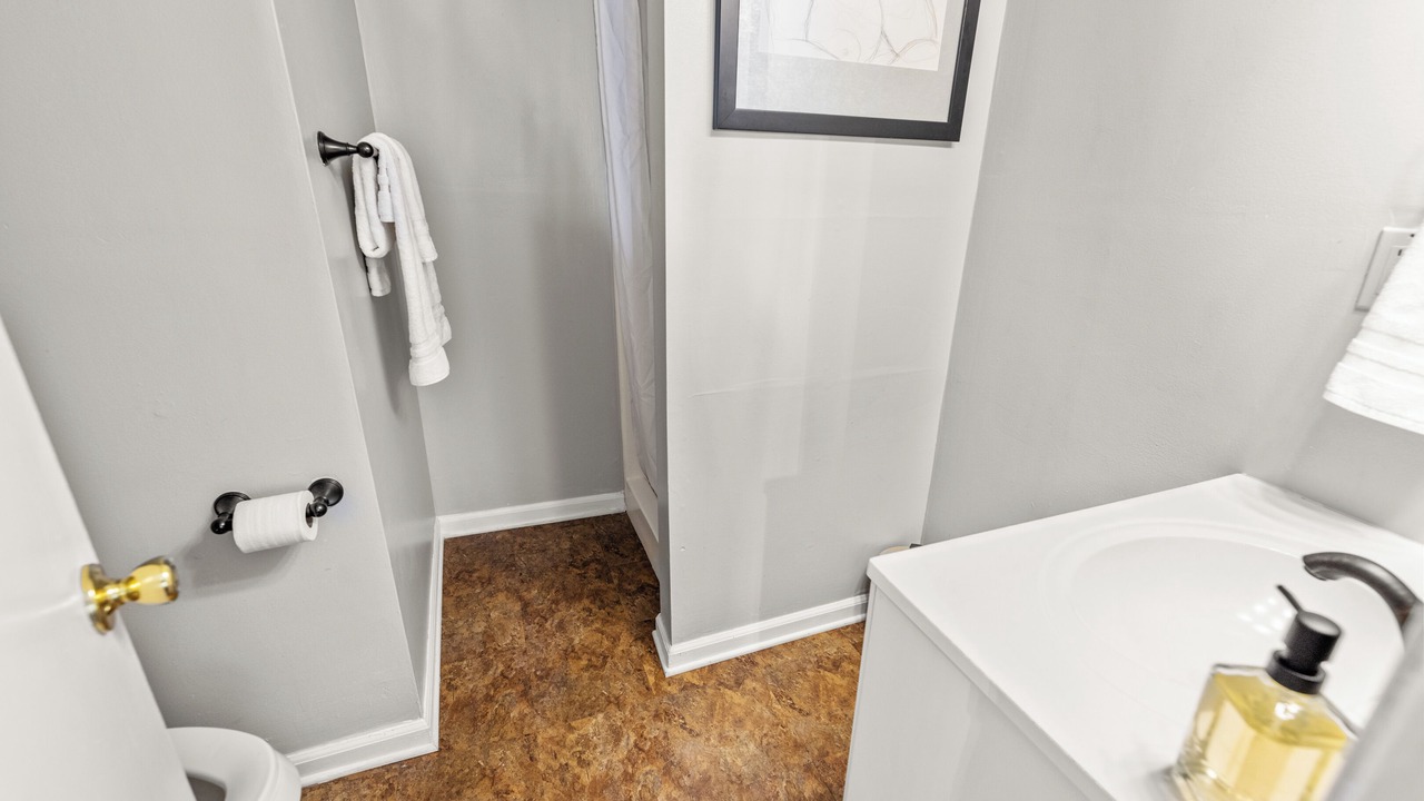 Photo of Bathroom in Central Gardens