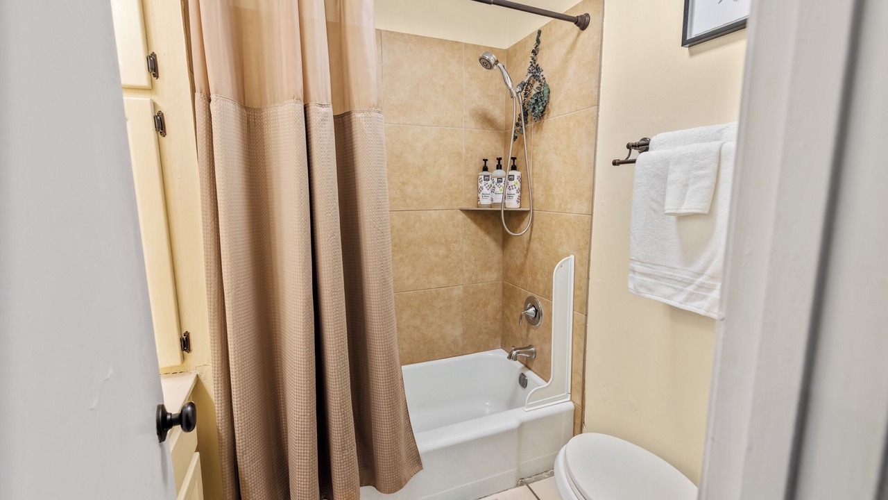 Photo of Bathroom in Central Gardens
