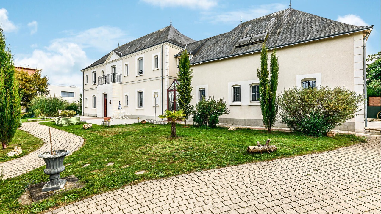 Photo of Others in Saint-Cyr-sur-Loire