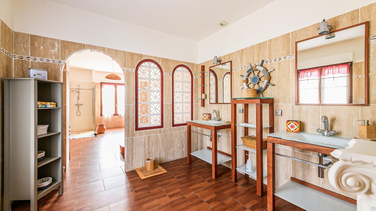 Photo of Bathroom in Saint-Cyr-sur-Loire