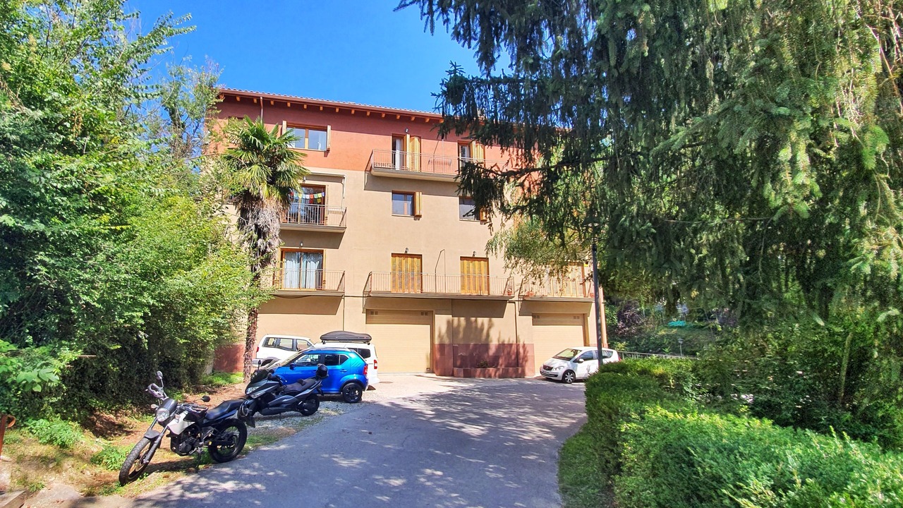 Photo of Outdoor in Gombren
