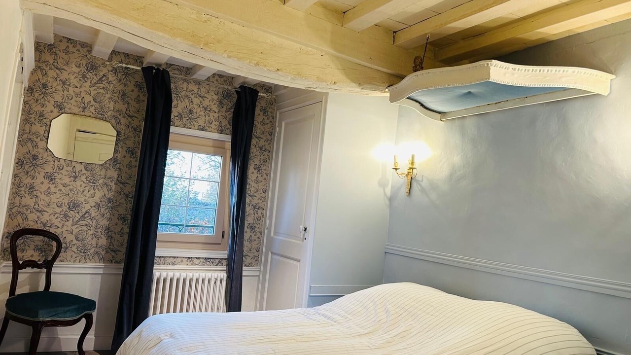 Photo of Bedroom in Mentheville