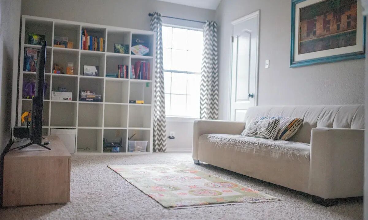 Photo of Livingroom in McNeil