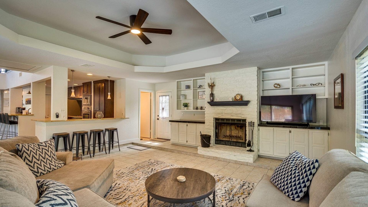 Photo of Livingroom in Marshall Ford Vista