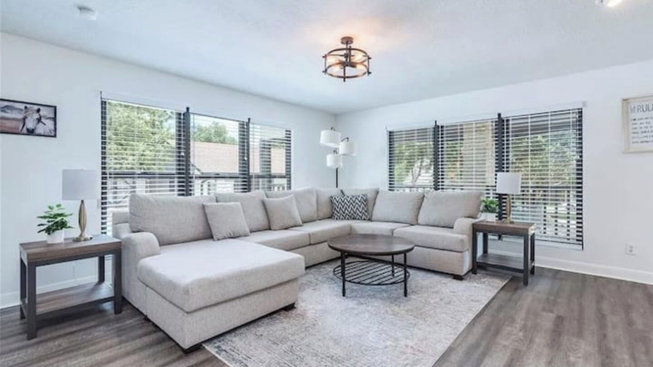 Photo of Livingroom in Marshall Ford Vista
