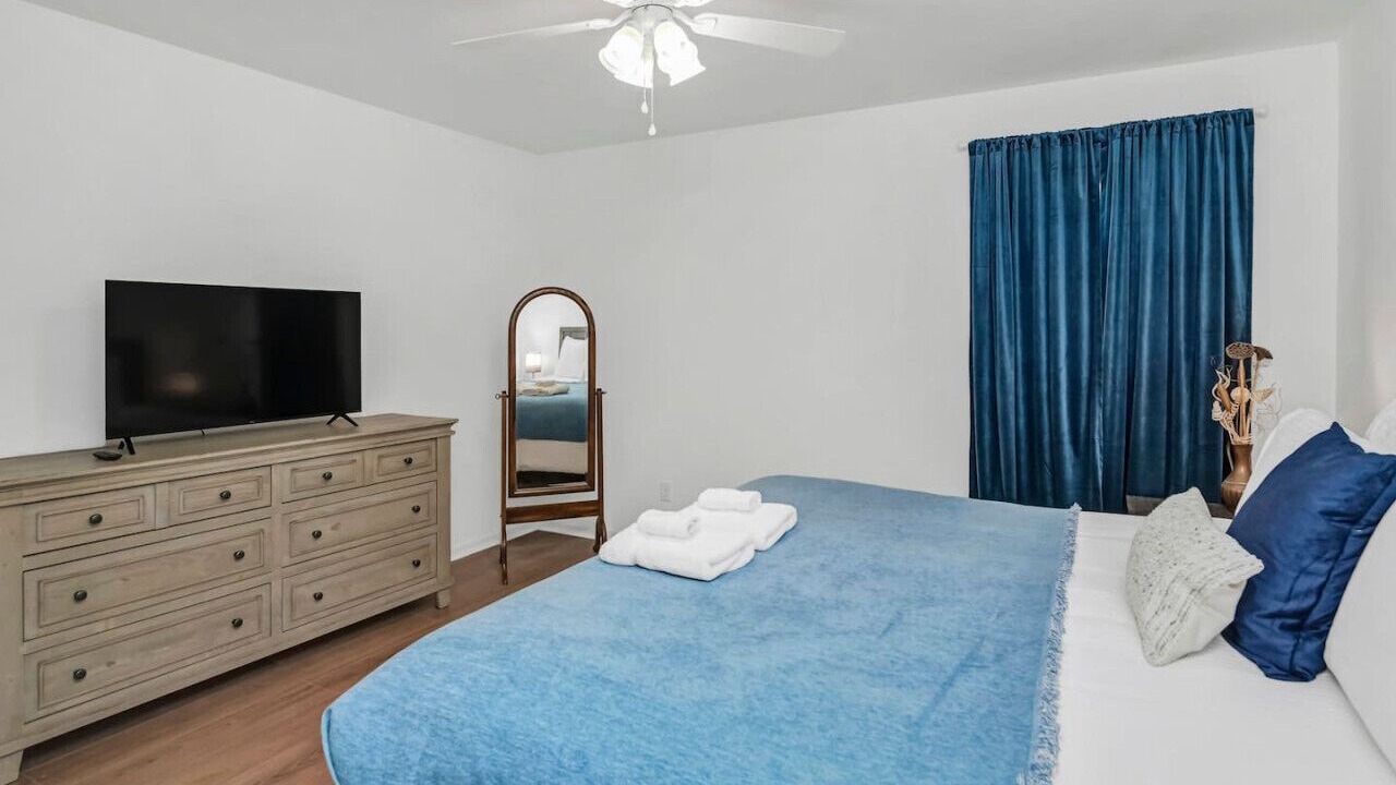 Photo of Bedroom in Oak Grove