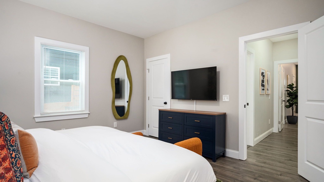 Photo of Bedroom in Candler-McAfee