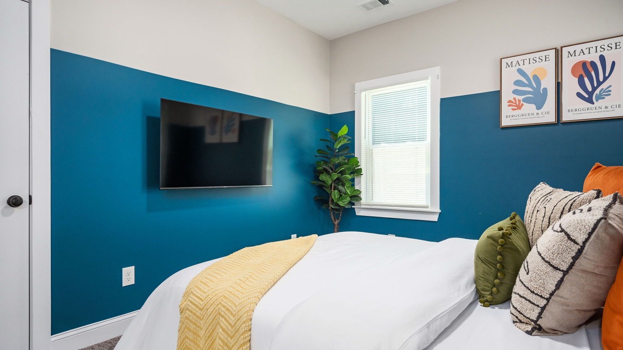 Photo of Bedroom in Candler-McAfee