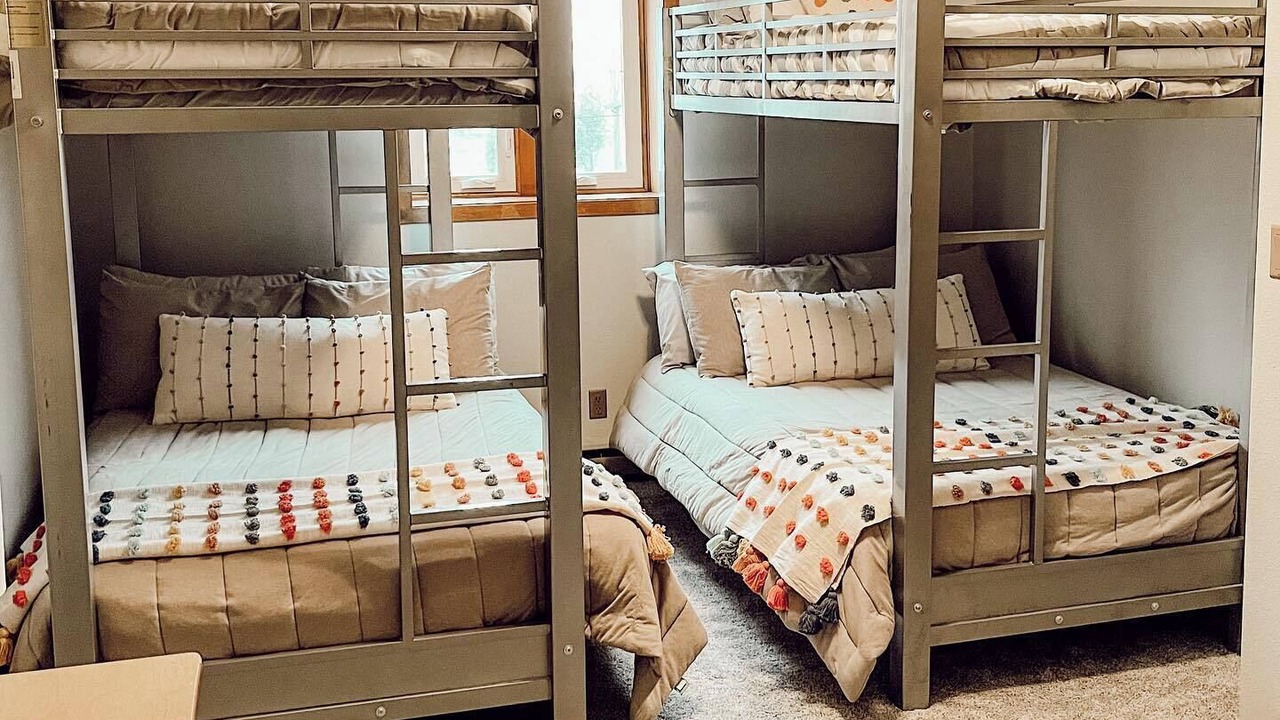 Photo of Bedroom in Calhoun County