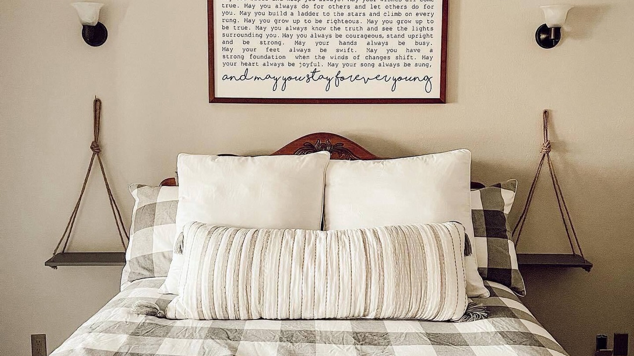 Photo of Bedroom in Calhoun County