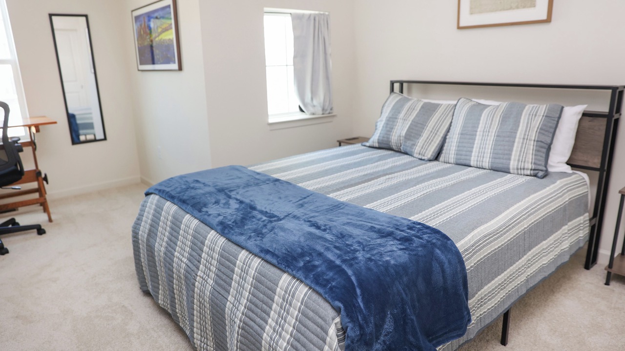 Photo of Bedroom in State College