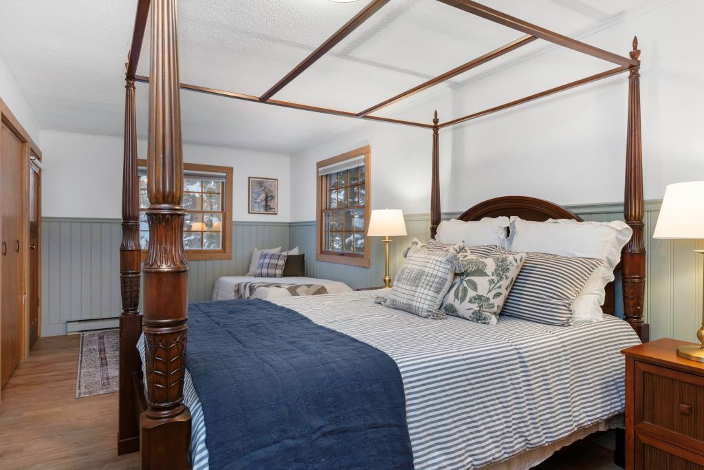 Photo of Bedroom in Muskoka Lakes