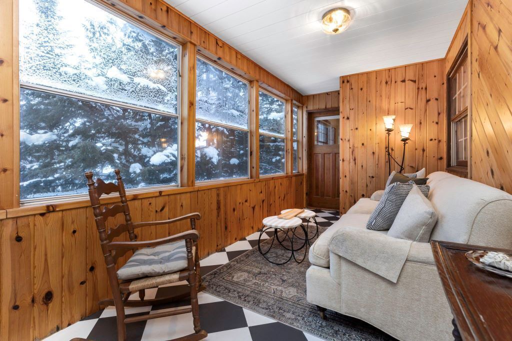 Photo of Livingroom in Muskoka Lakes