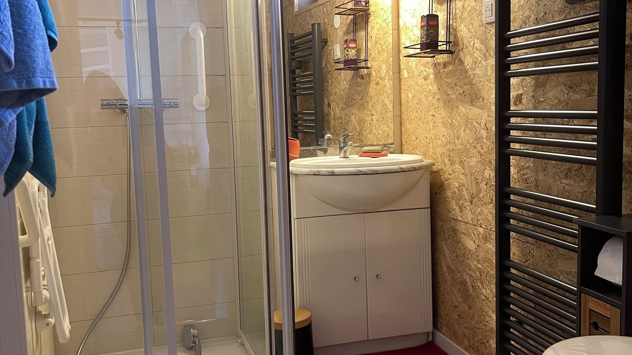 Photo of Bathroom in Sahurs