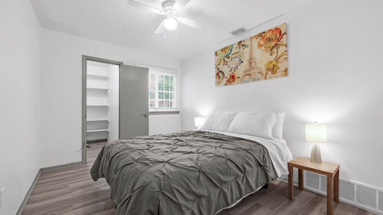 Photo of Bedroom in Oak Cliff