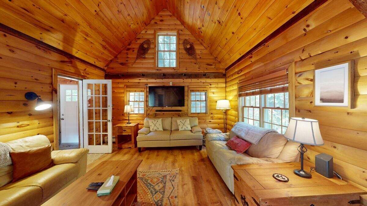 Photo of Livingroom in Bridgewater Corners