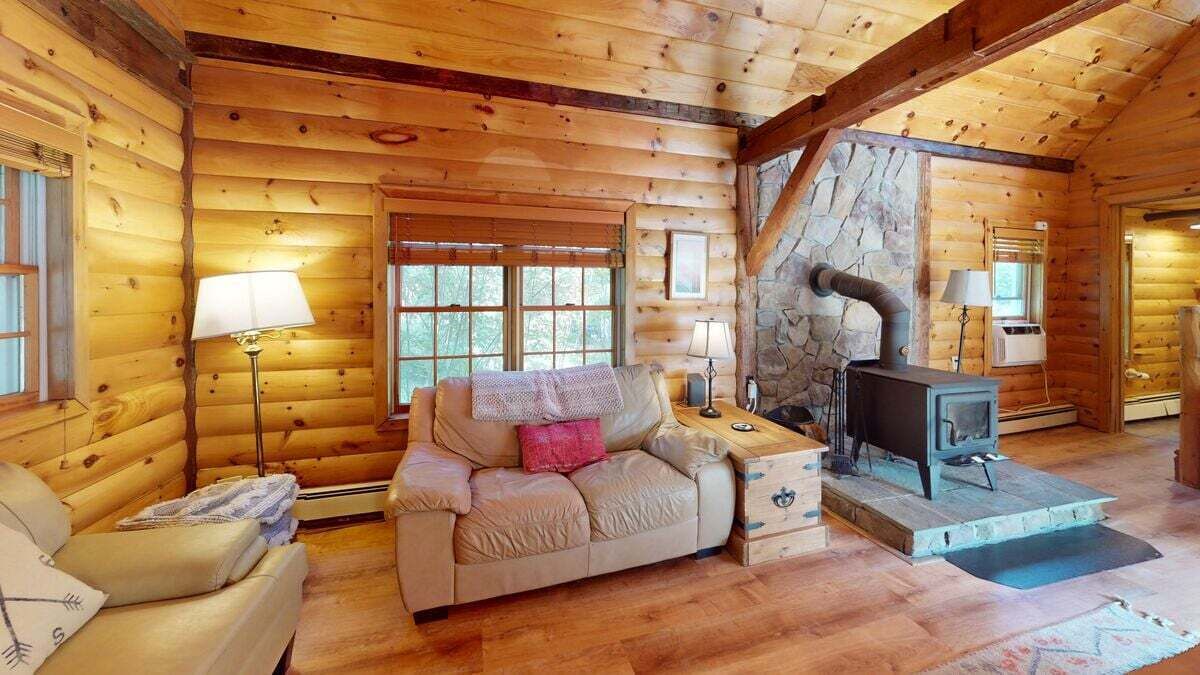 Photo of Livingroom in Bridgewater Corners
