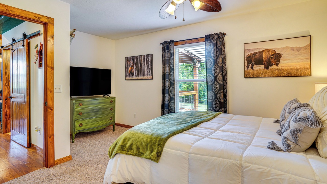 Photo of Bedroom in Kuttawa