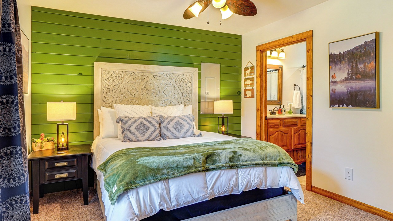 Photo of Bedroom in Kuttawa