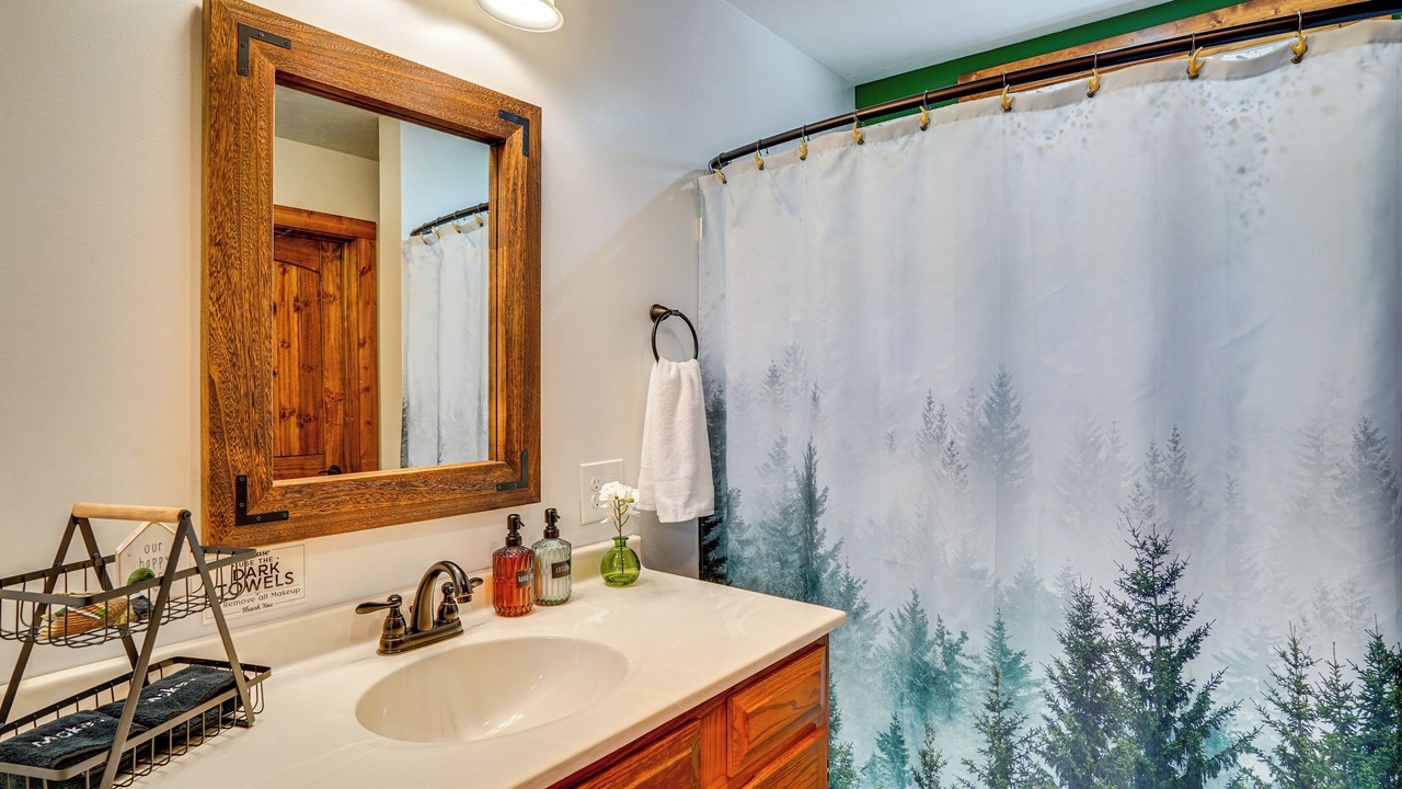 Photo of Bathroom in Kuttawa