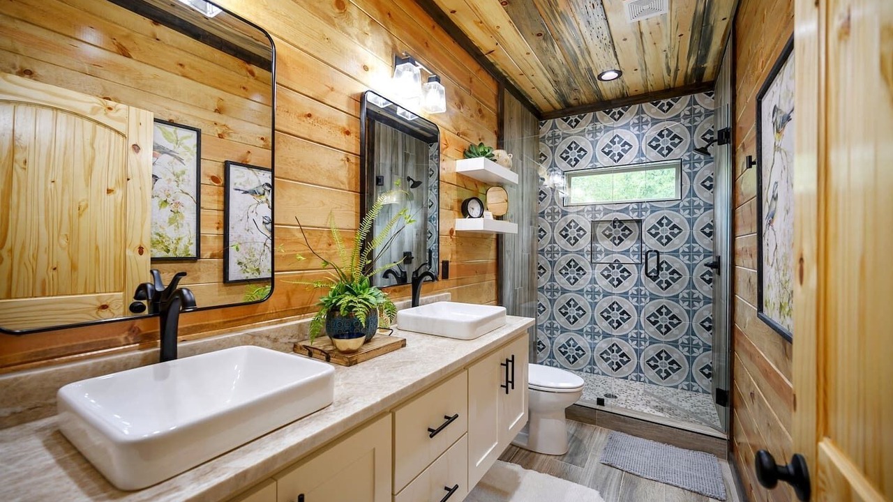 Photo of Bathroom in Broken Bow