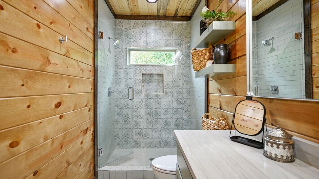 Photo of Bathroom in Broken Bow