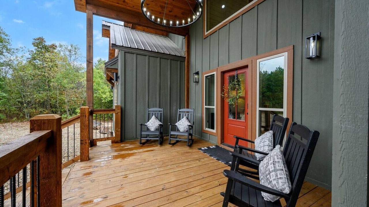Photo of Patio Balcony in Broken Bow