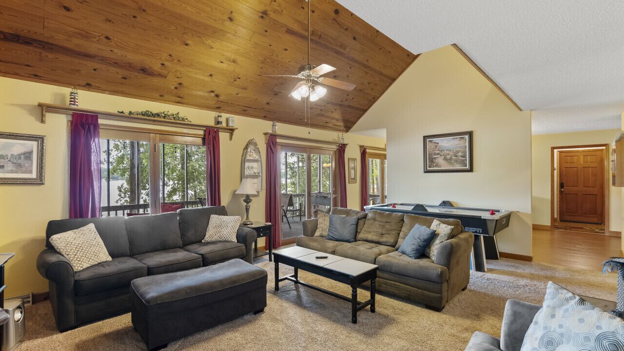 Photo of Livingroom in Leesville
