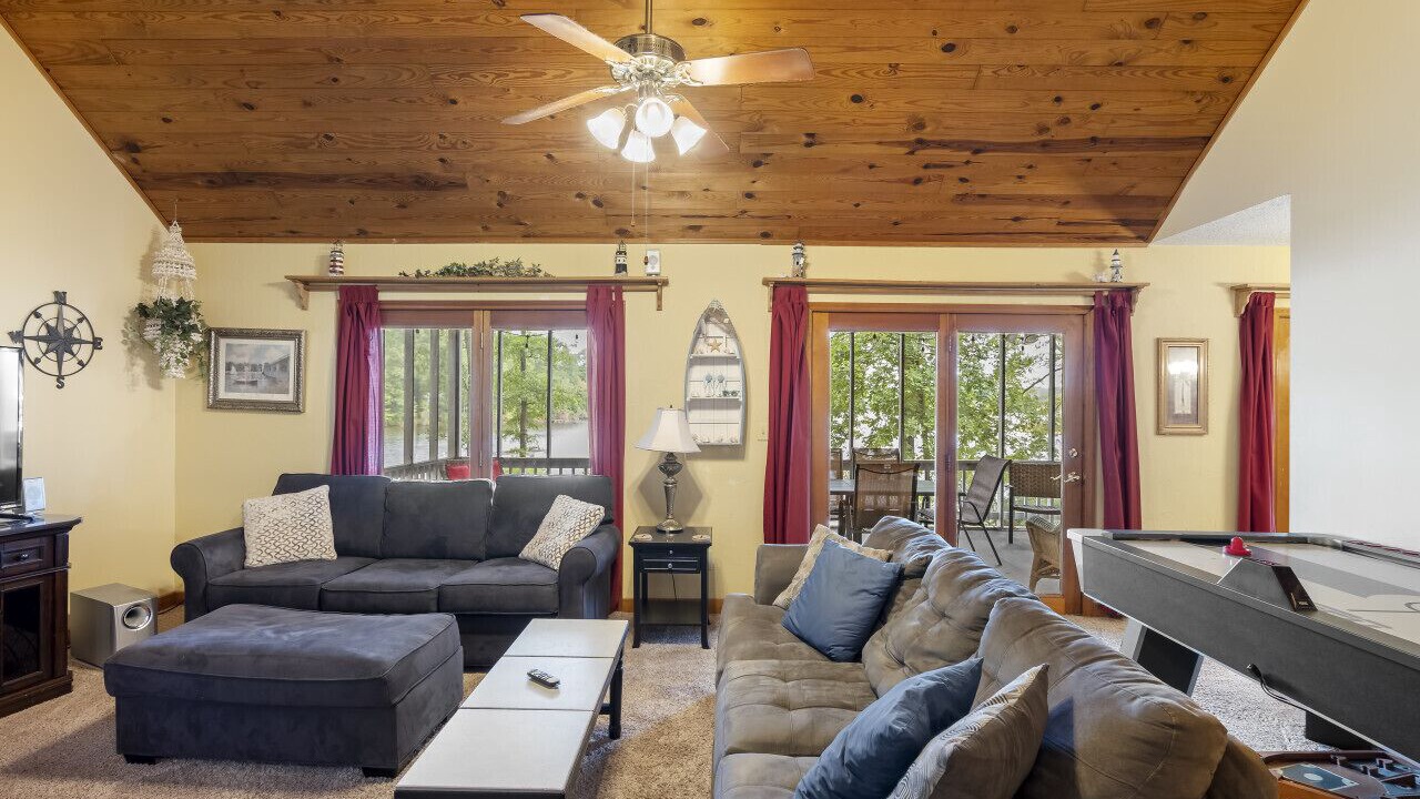 Photo of Livingroom in Leesville