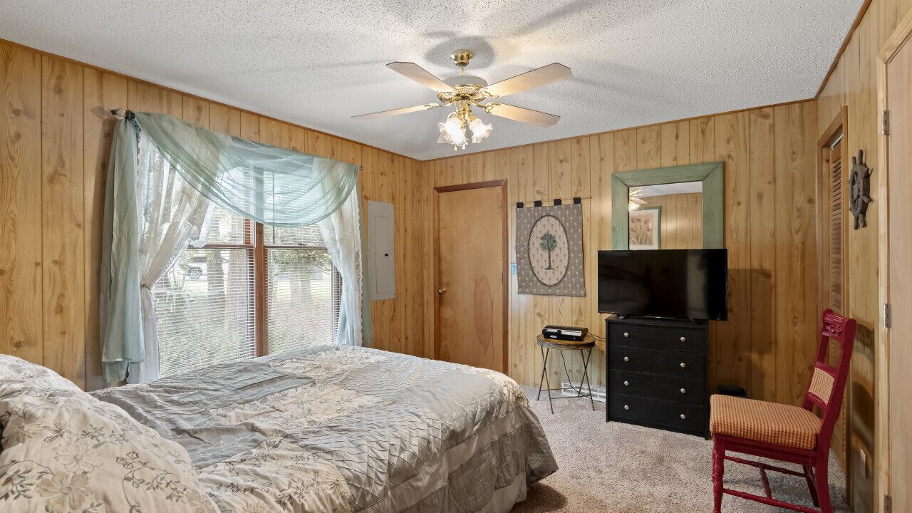 Photo of Bedroom in Leesville
