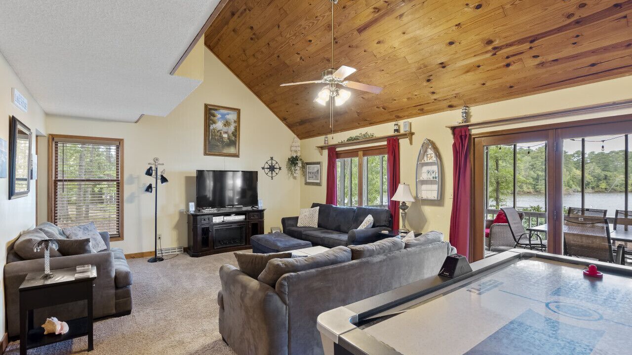 Photo of Livingroom in Leesville