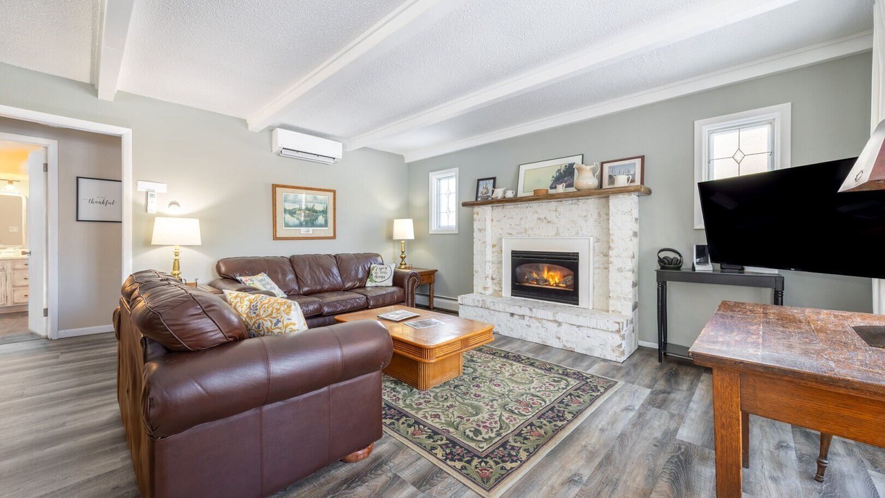 Photo of Livingroom in Hermantown