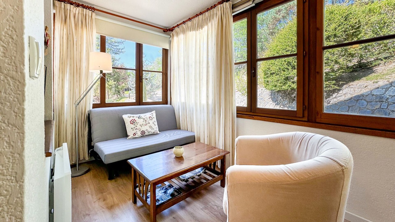 Photo of Livingroom in Enveitg