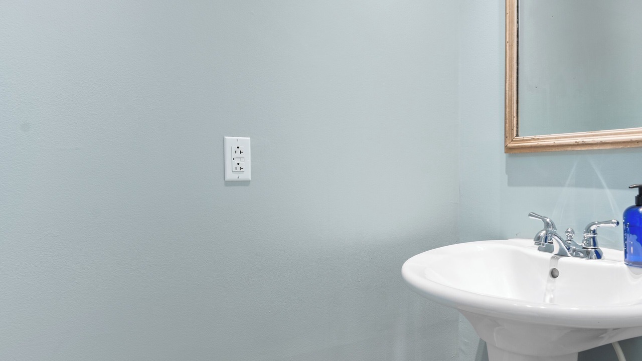 Photo of Bathroom in Lafayette Square