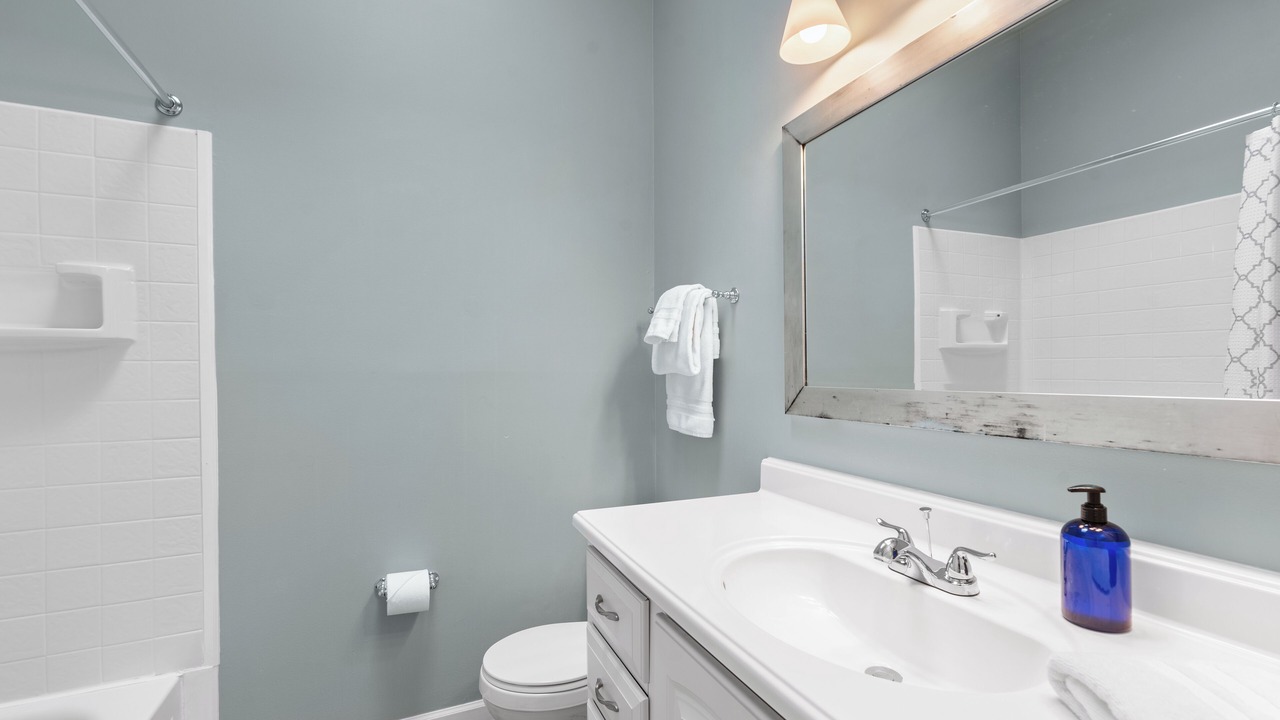 Photo of Bathroom in Lafayette Square
