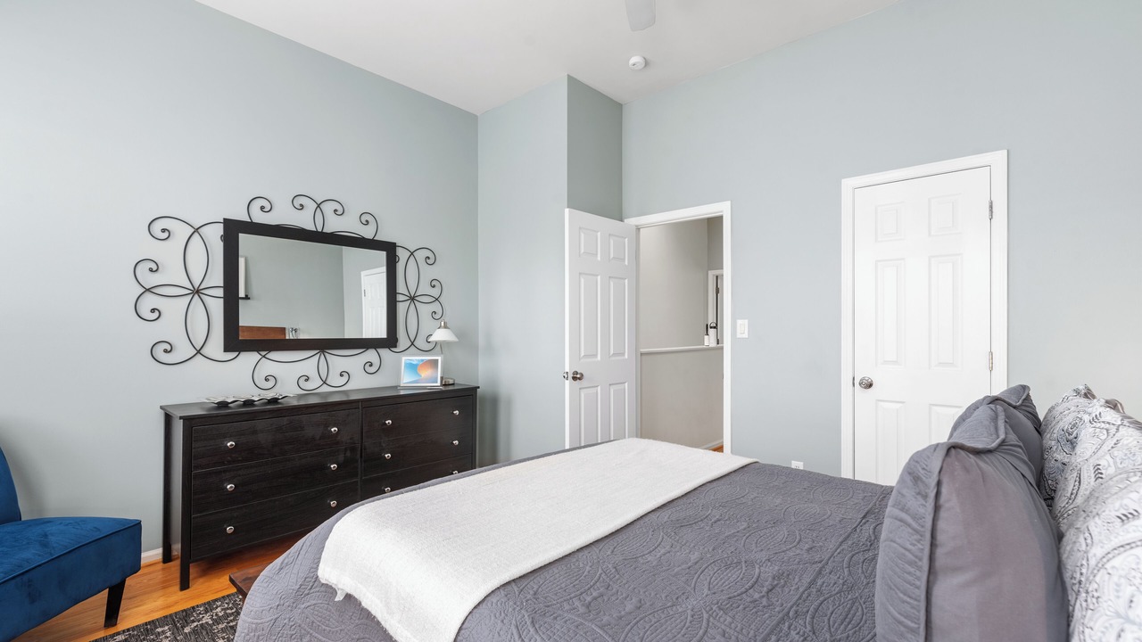 Photo of Bedroom in Lafayette Square