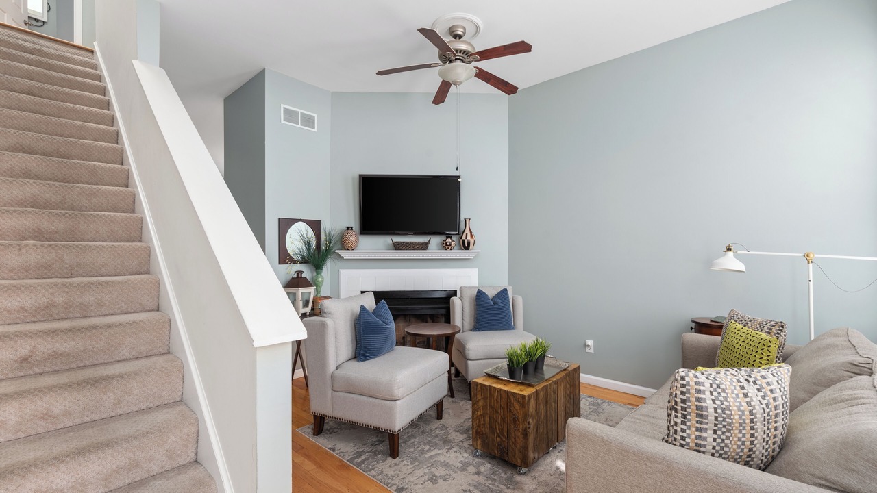 Photo of Livingroom in Lafayette Square
