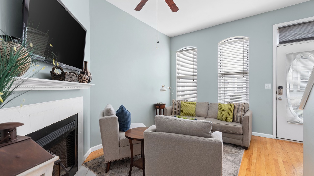 Photo of Livingroom in Lafayette Square