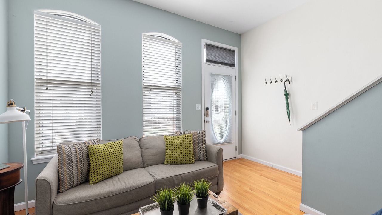 Photo of Livingroom in Lafayette Square