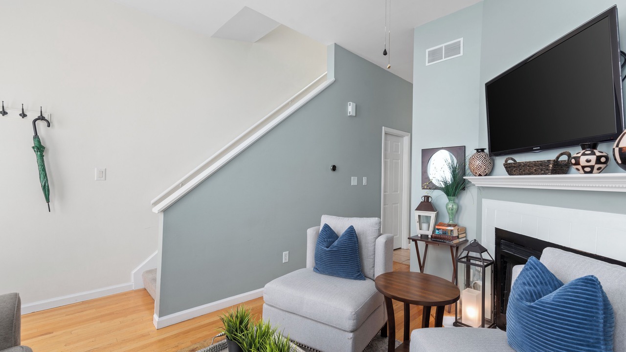 Photo of Livingroom in Lafayette Square