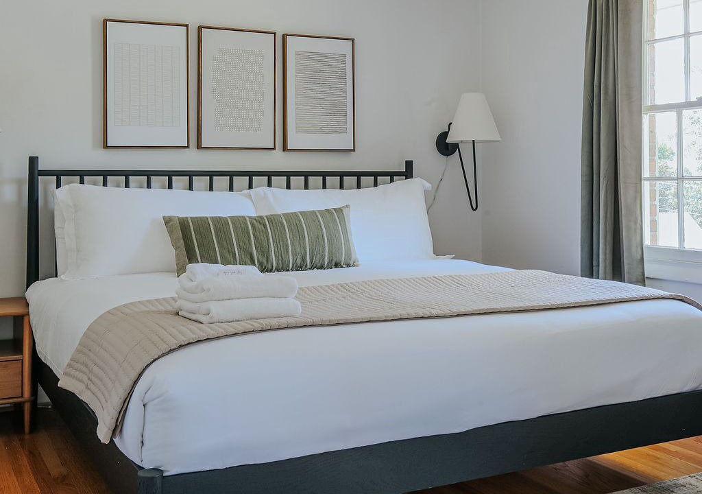 Photo of Bedroom in Jefferson Park Avenue