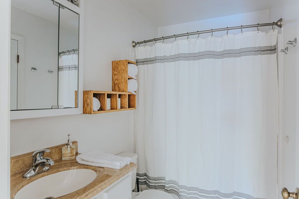 Photo of Bathroom in Jefferson Park Avenue
